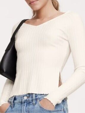Double V Ribbed Long Sleeve Top in Deep Plum